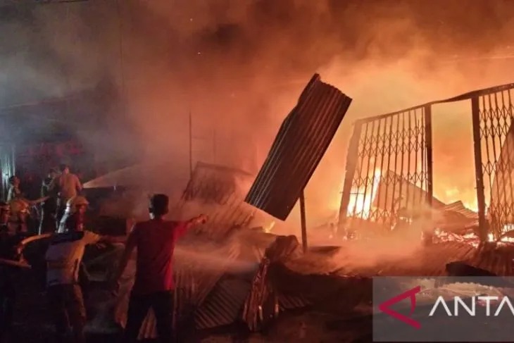 12 Ruko di Nagan Raya Hangus Terbakar