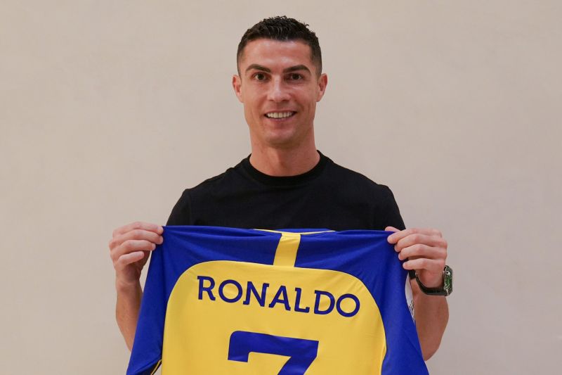 Fantastis, Cristiano Ronaldo Cetak Rekor Pesepak Bola dengan Bayaran Tertinggi di Dunia