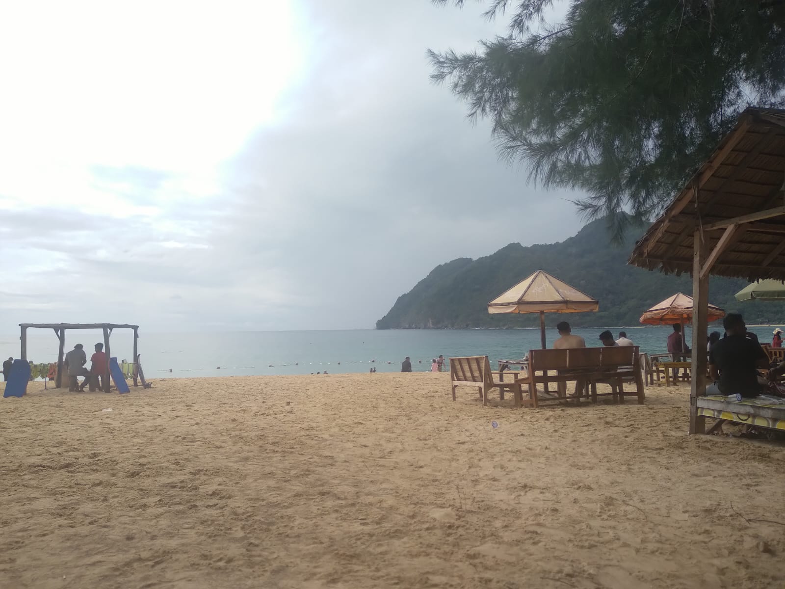 Pantai Lampuuk, Rekomendasi Wisata Liburan Bareng Keluarga Tercinta
