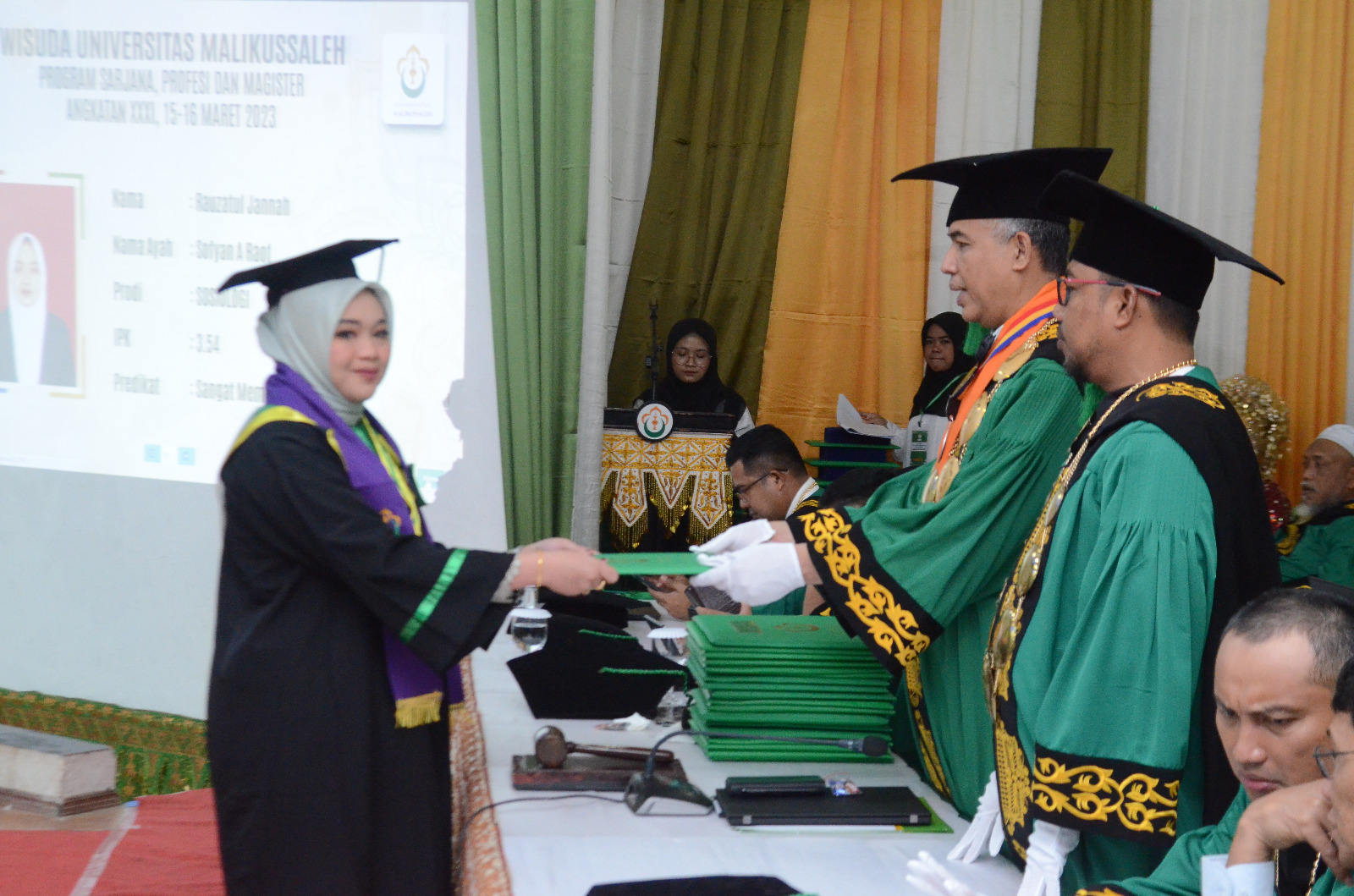 Unimal Wisuda 786 Mahasiswa, 74 Cumlaude