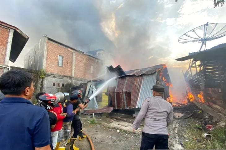 25 Unit Rumah di Kampung Kemili Aceh Tengah Terbakar