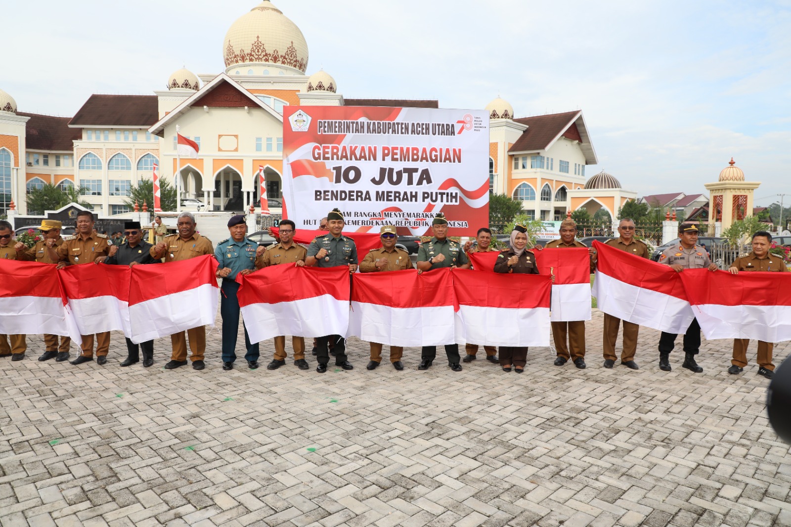 Pemkab Aceh Utara Luncurkan Program Bagi-Bagi 10 Juta Bendera