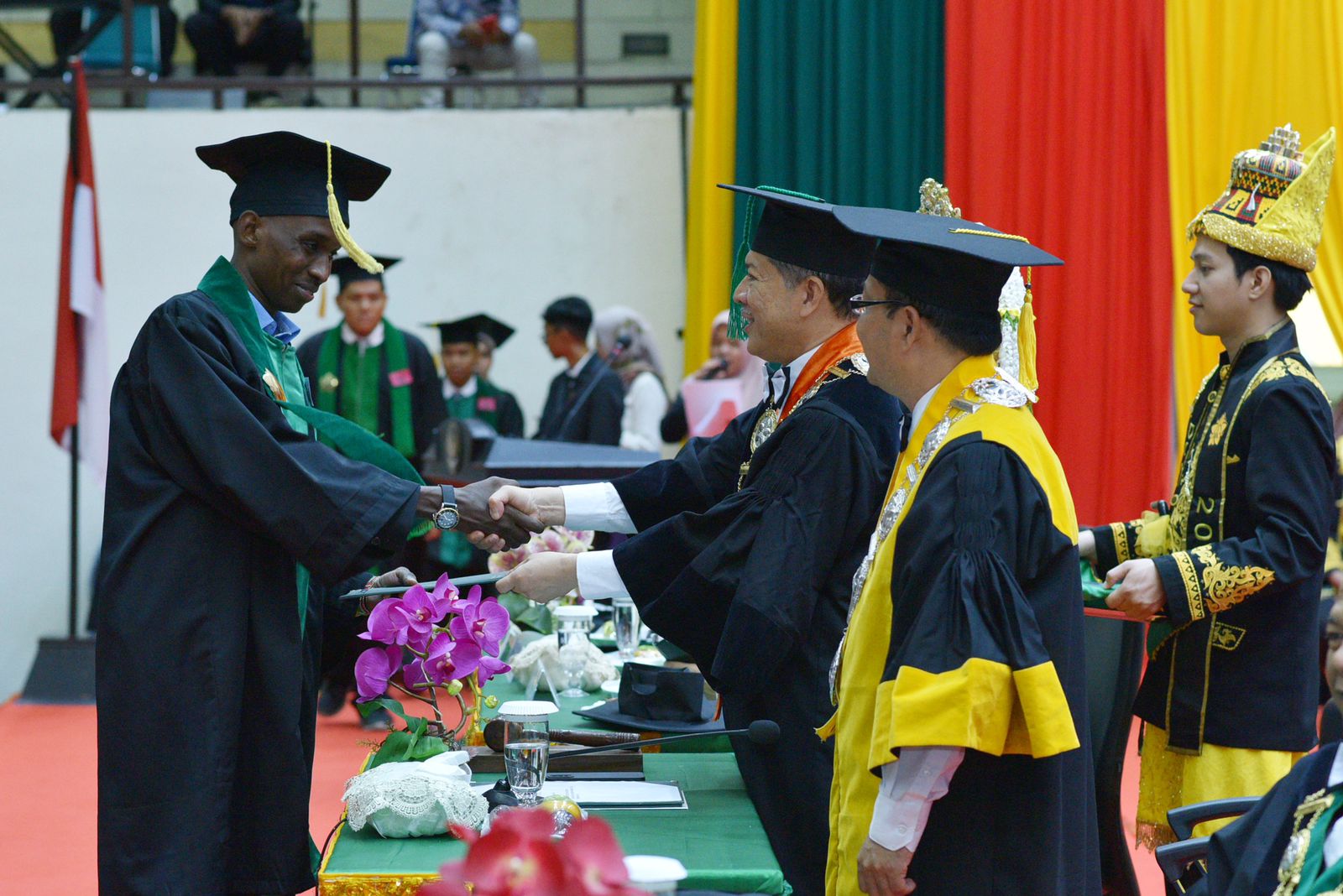 USK Wisudakan 1.607 Lulusan, Diantaranya dari Gambia dan Kenya