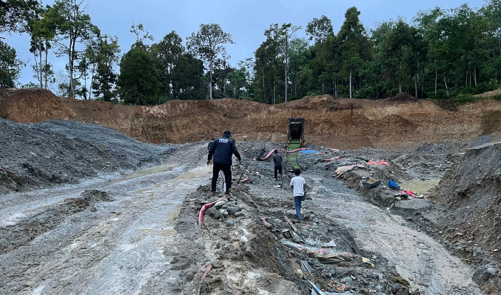 Tiga Pelaku <i>Illegal Mining</i> di Aceh Barat Diamankan