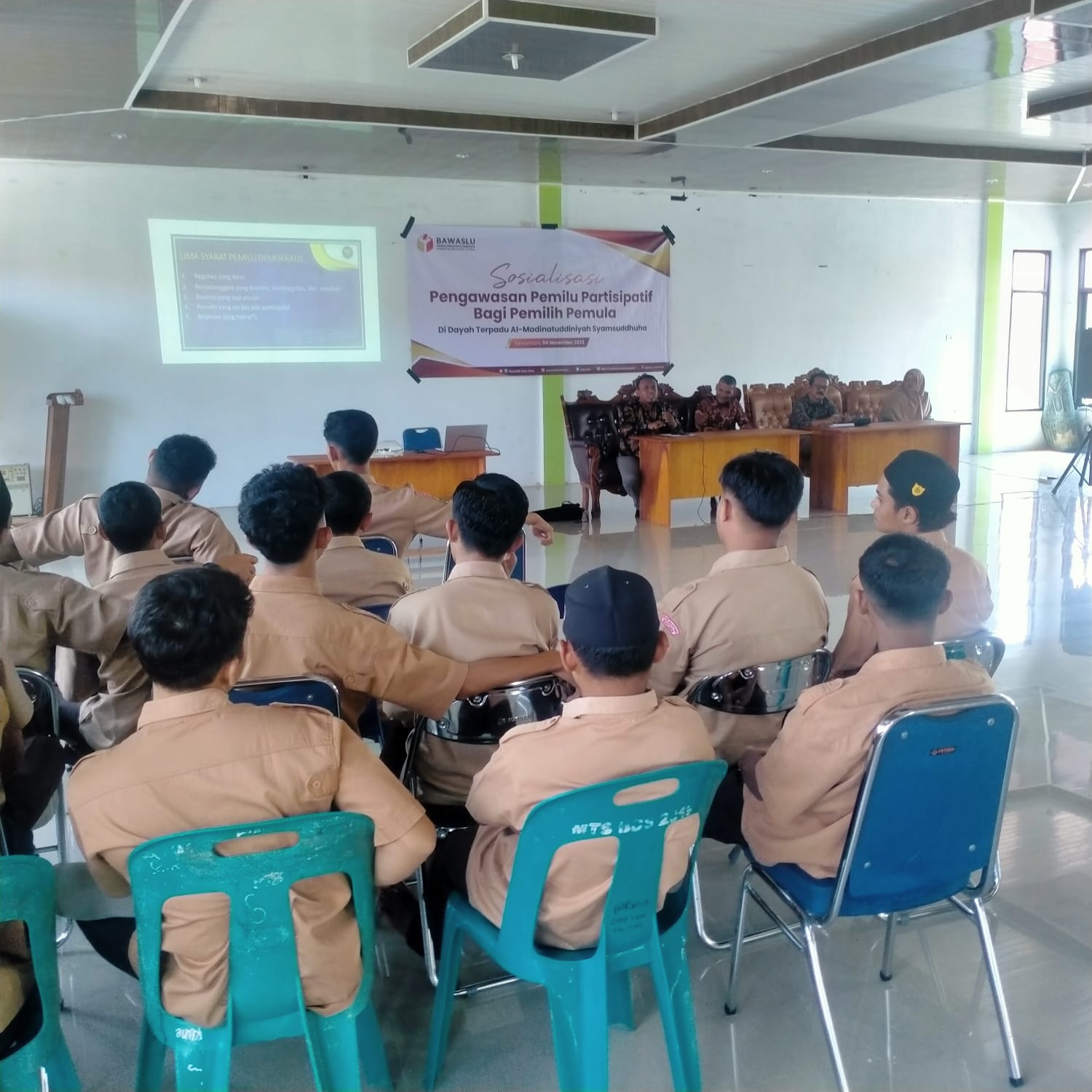 Santri Dayah Terpadu Aceh Utara Ikuti Sosialisasi Pengawasan Pemilu