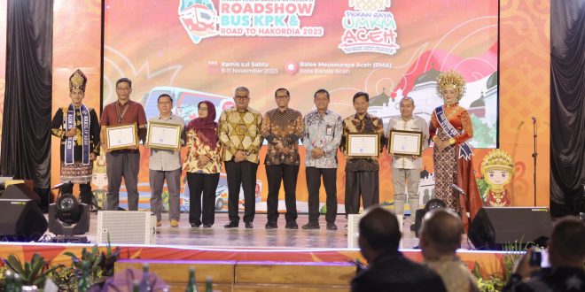 Stand Pemerintah Aceh Terbaik di Road Show Bus Komisi Pemberantasan Korupsi