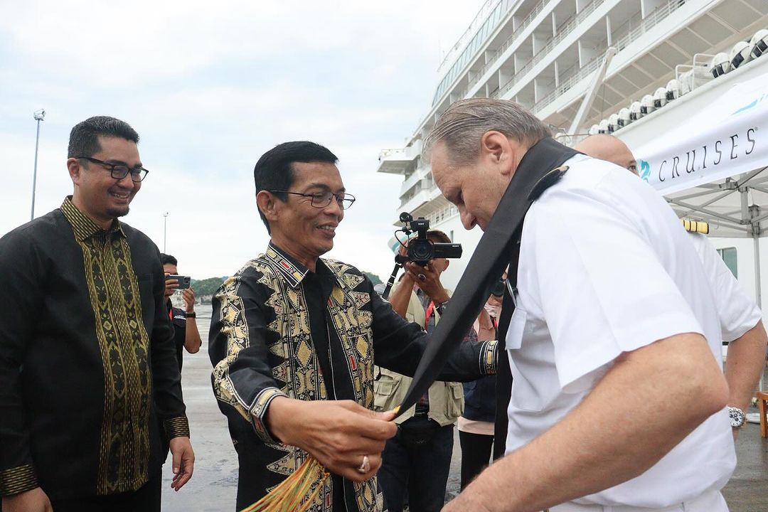 Pemerintah Kota Sabang Sambut Kapal Pesiar Ms. Crystal Symphony