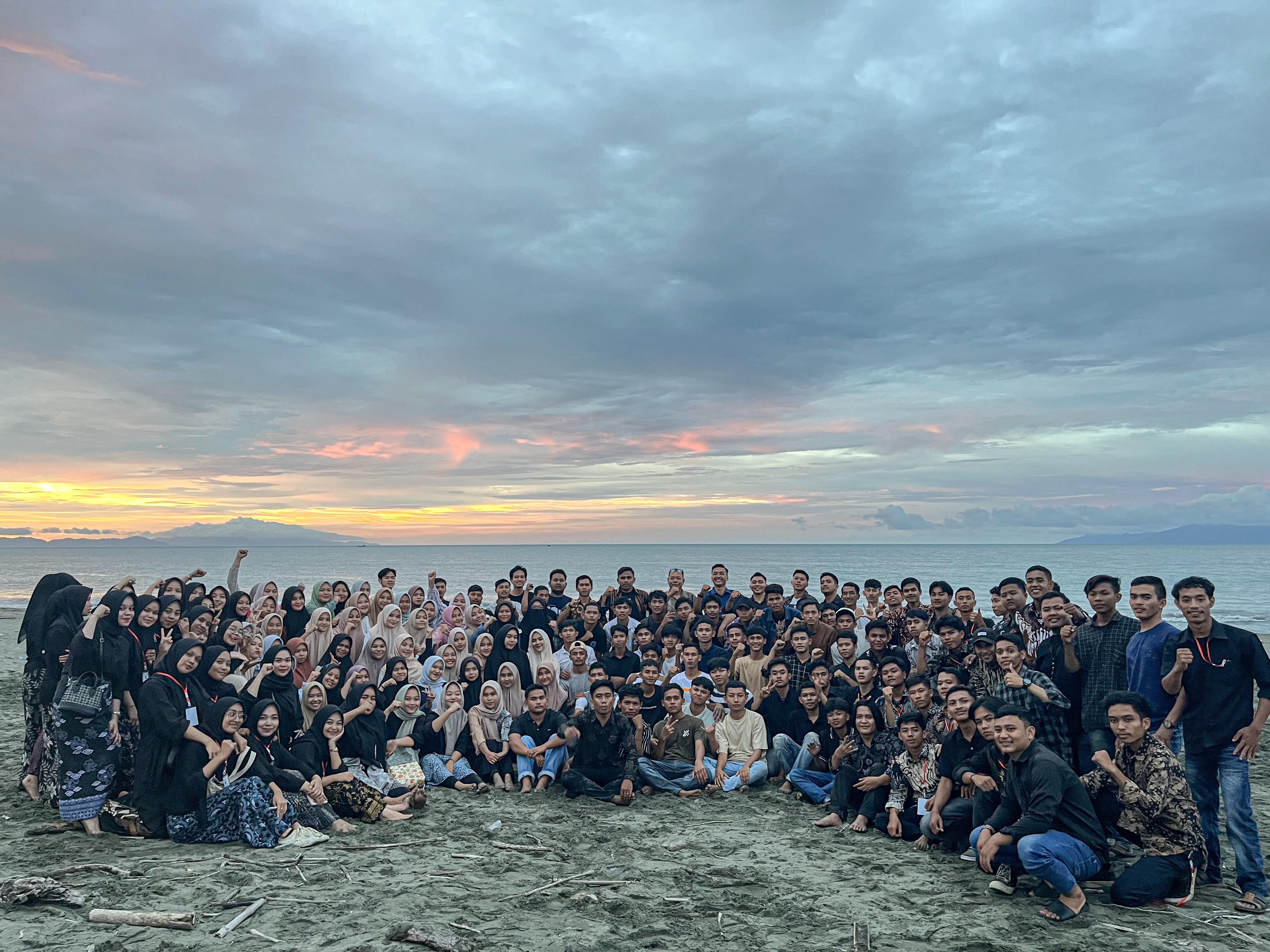 Hippemagas Ikuti Tradisi <i>Lepas Berulo Taring Berai</i>