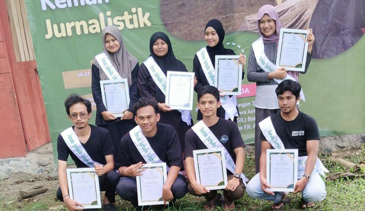 Forum Jurnalis Lingkungan Wisudakan 9 Siswa SJL