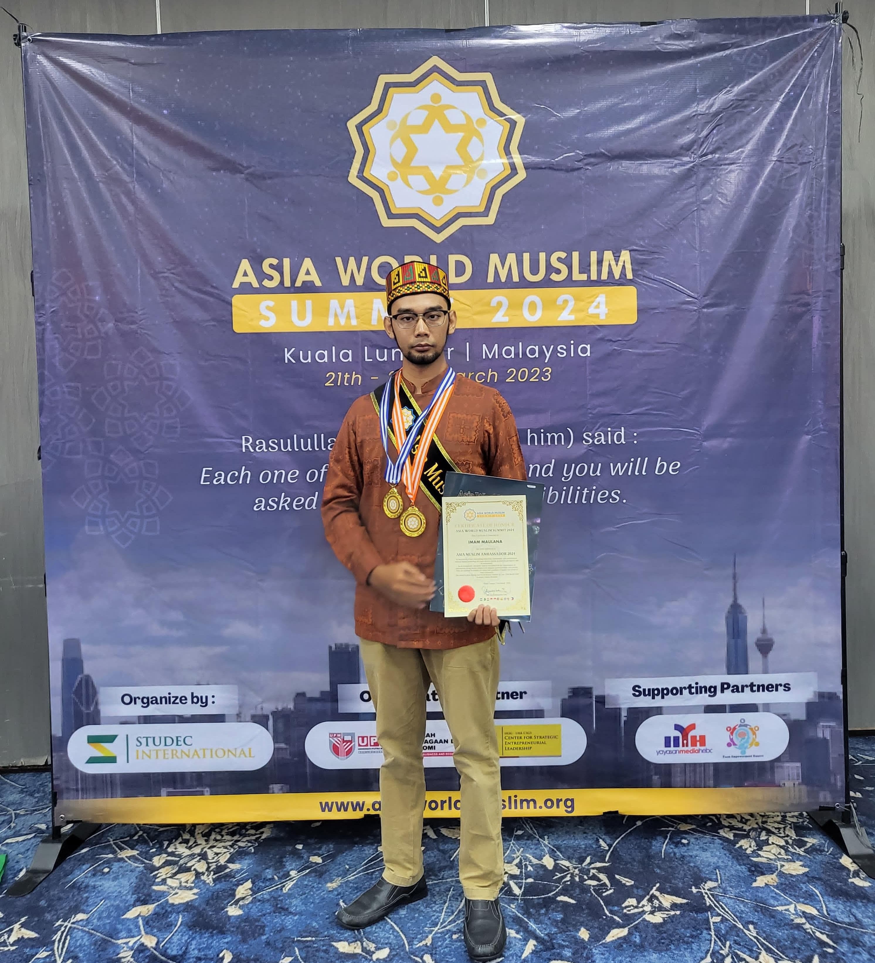 Imam Maulana Raih Medali Emas di Asia World Muslim Summit 2024