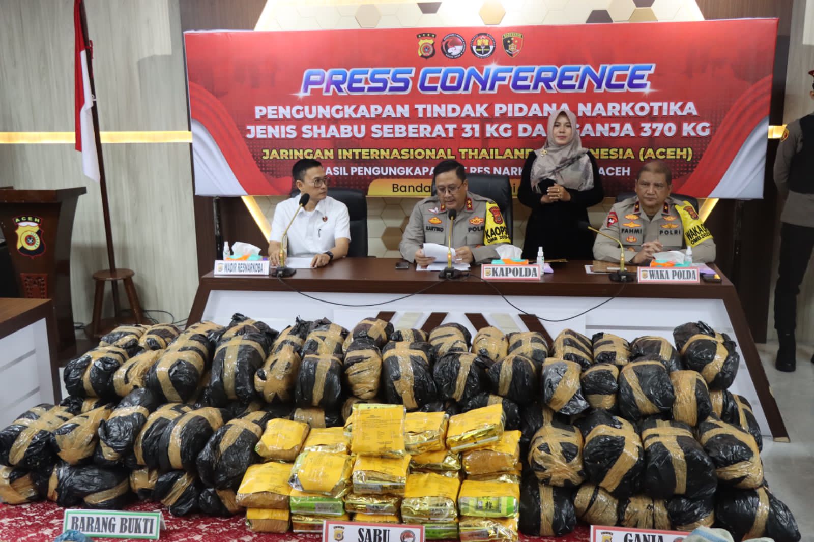 Polda Tangkap 2 Kurir Sabu Jaringan Internasional