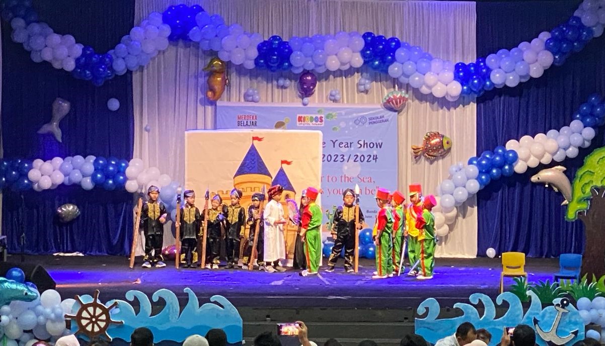 Siswa TK Kiddos Tampilkan Drama Laksamana Malahayati Berbahasa Inggris