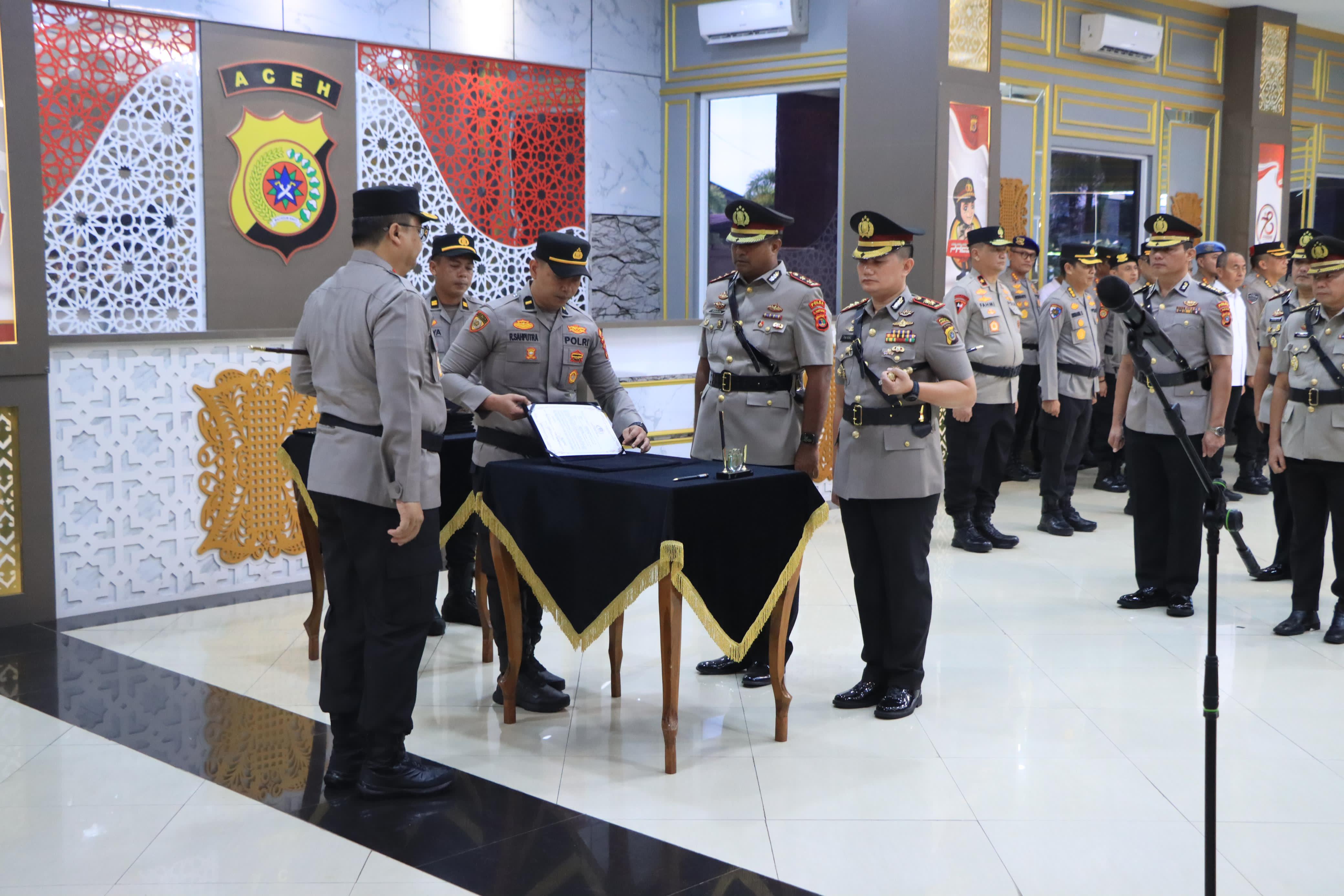 Kapolda Aceh Pimpin Upacara Sertijab Kabidkeu dan Tujuh Kapolres