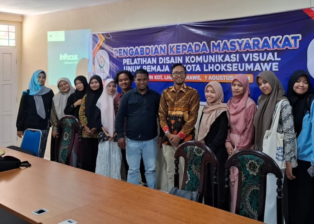 Dosen Unimal Latih Desain Remaja Lhokseumawe