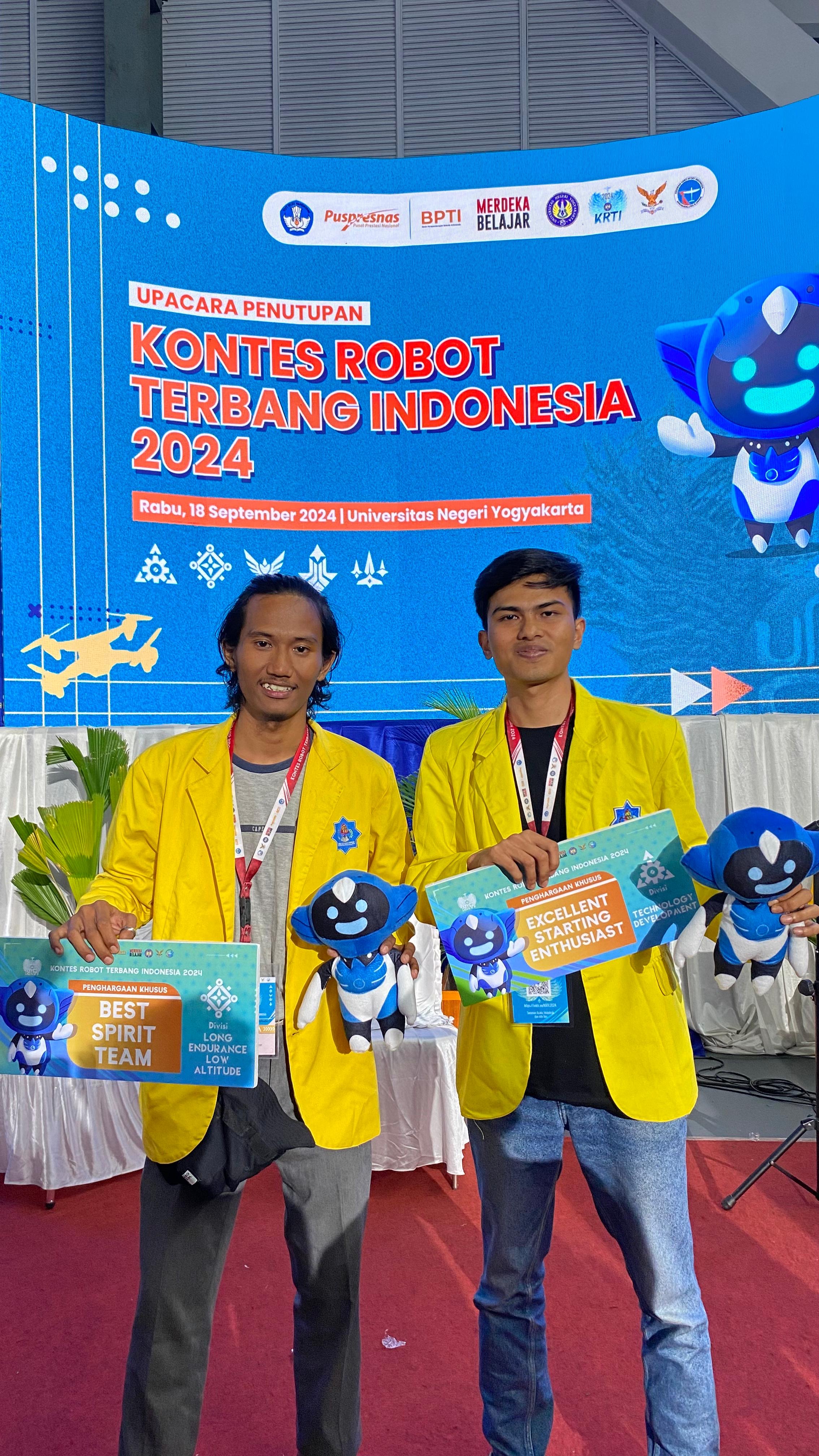 Dua Tim Robotic UTU Masuk Lima Besar Kompetisi Robot Terbang Indonesia 2024