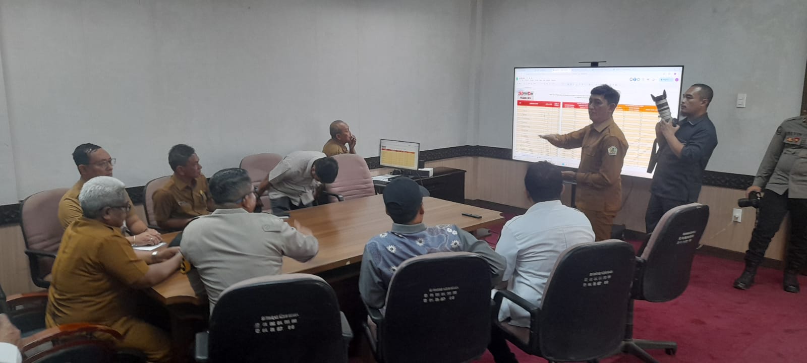 Pj Bupati Aceh Utara Pantau Persiapan Final Desk Pilkada