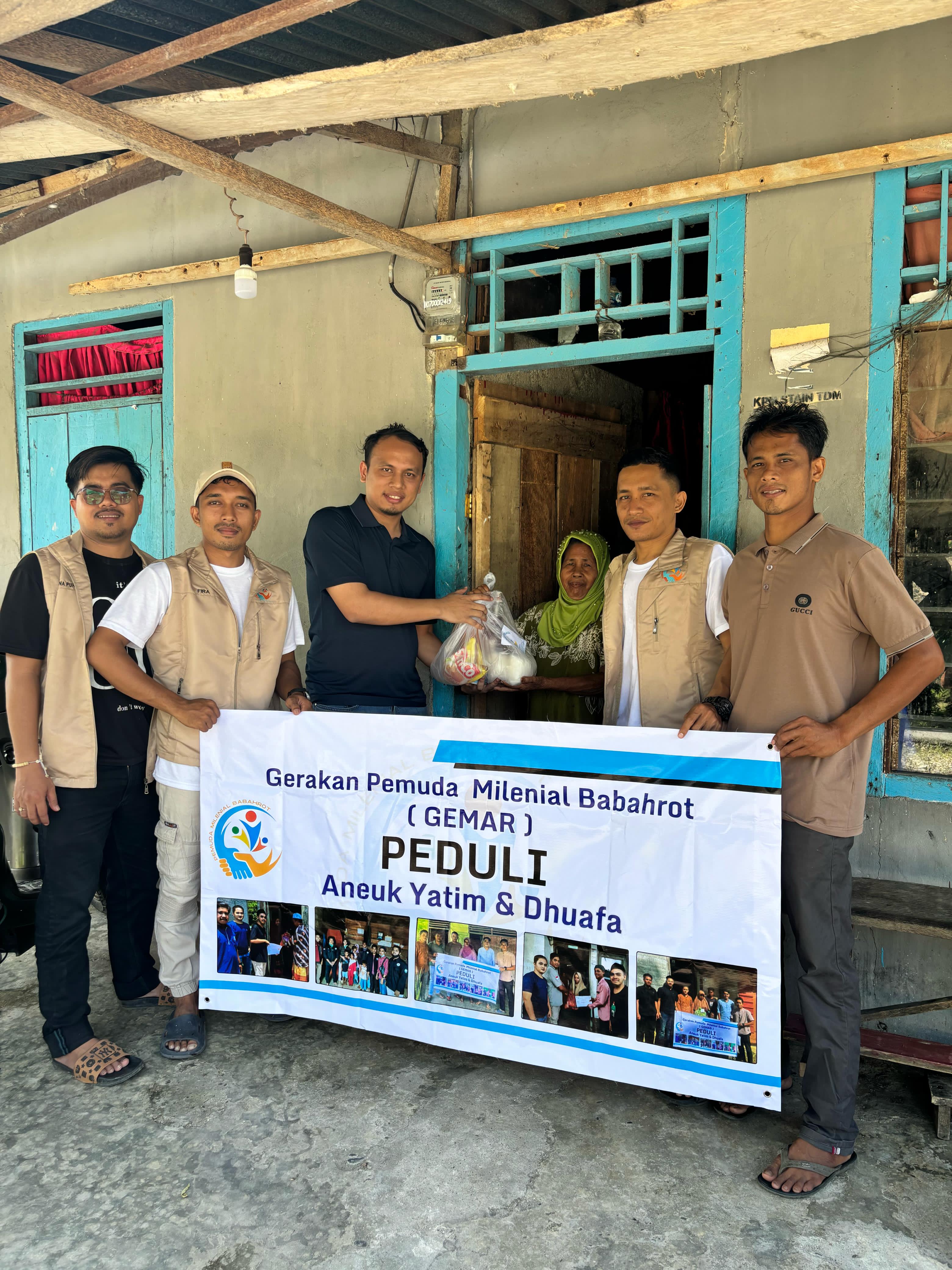 Pemuda Babahrot, Abdya, Salurkan Bantuan kepada Dhuafa