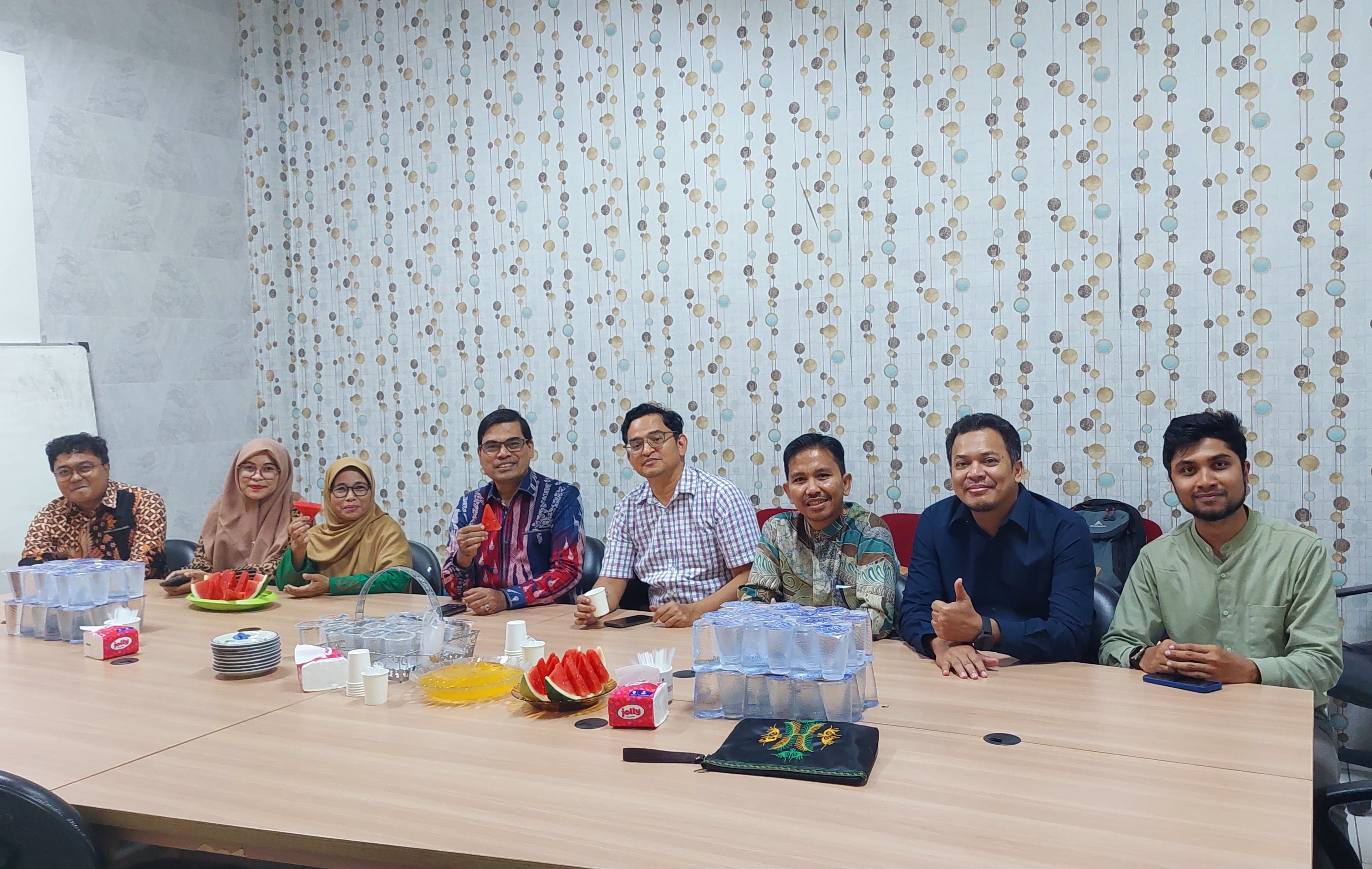 IO UIN Ar-Raniry Gelar Halal Bi Halal dengan International Students