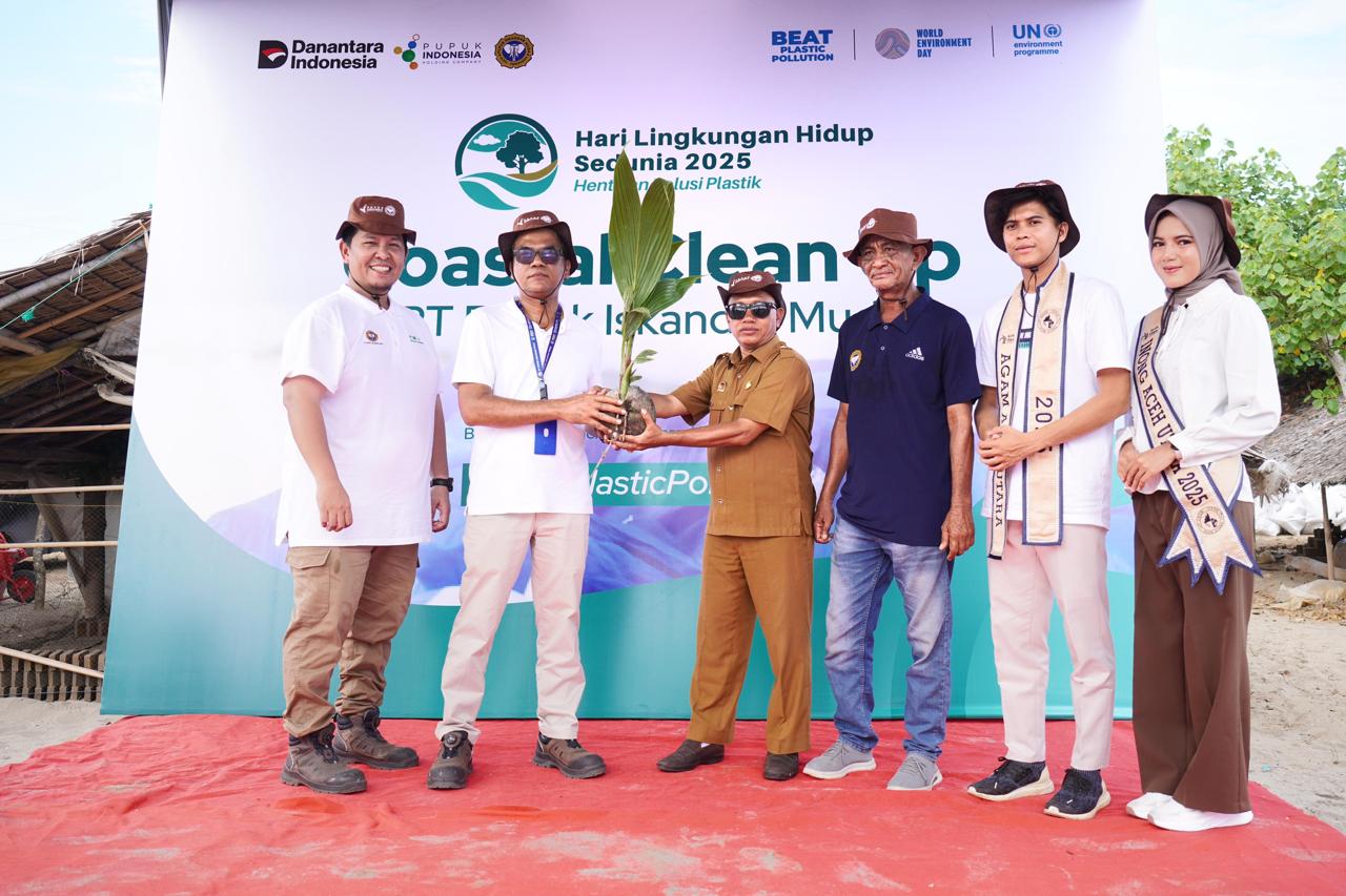 PT PIM Peringati Hari Lingkungan Hidup 2025 dengan Aksi Bersih Pantai dan Tanam Ratusan Pohon