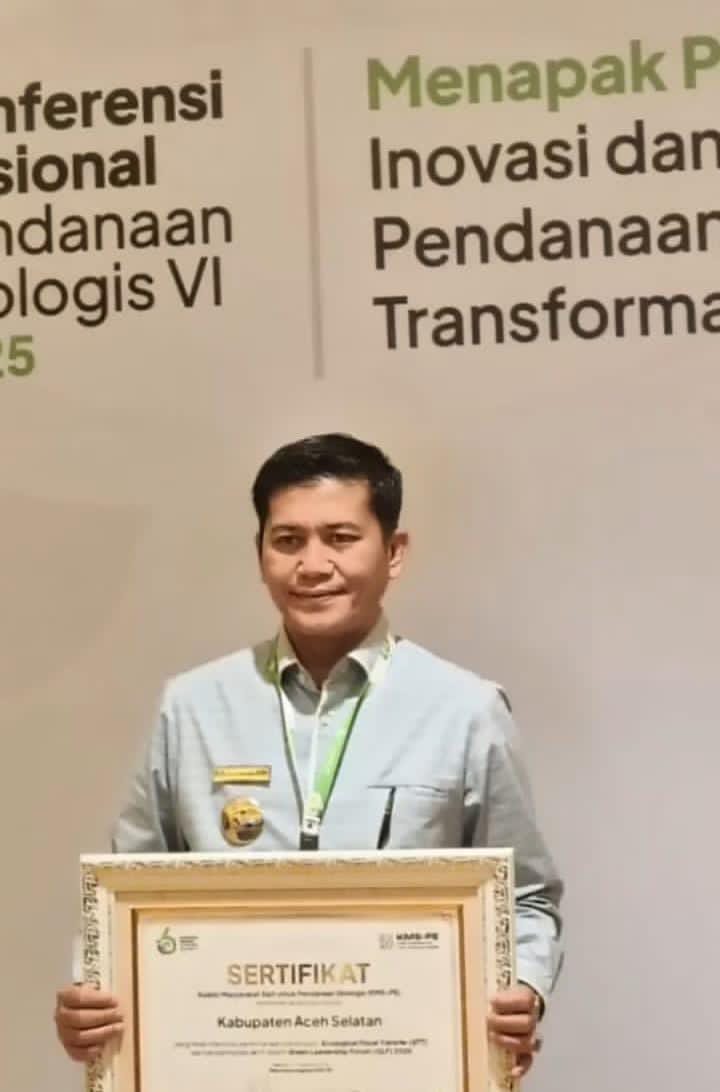 Bupati Aceh Selatan Terima Penghargaan di Konferensi Nasional Pendanaan Ekologis 2025