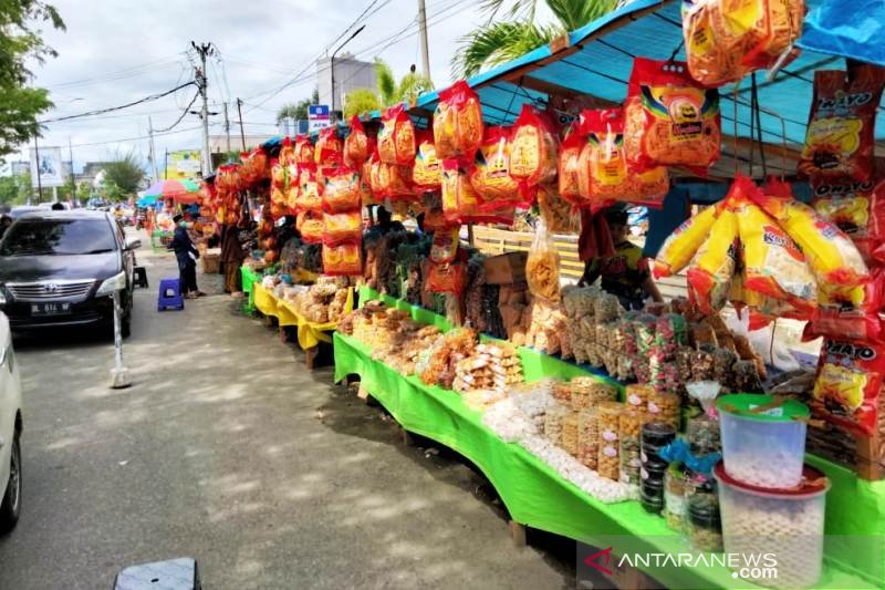 Pedagang Kue di Meulaboh Raih Omzet Jutaan Rupiah Jelang Lebaran