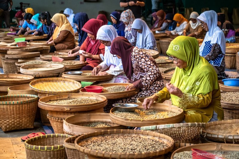 Perempuan "Penyelamat" Ekonomi di Tengah Pandemi