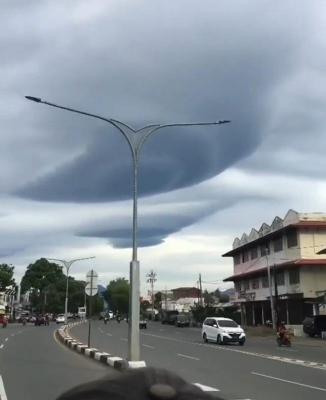 Awan Menyerupai UFO Terlihat di Langit Banda Aceh dan Aceh Besar