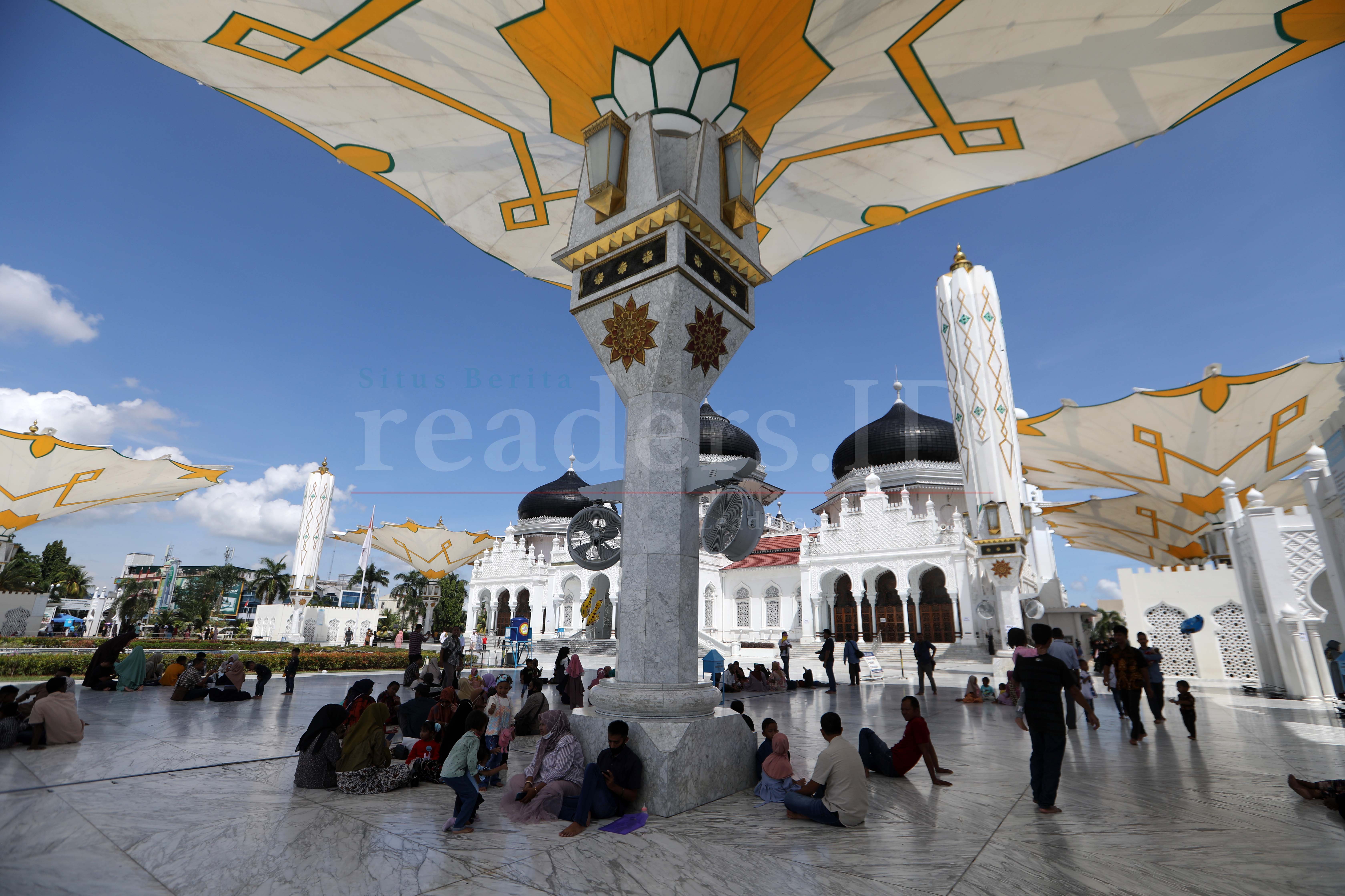 Foto Feature: Wisata Religi Mesjid Raya Baiturrahman
