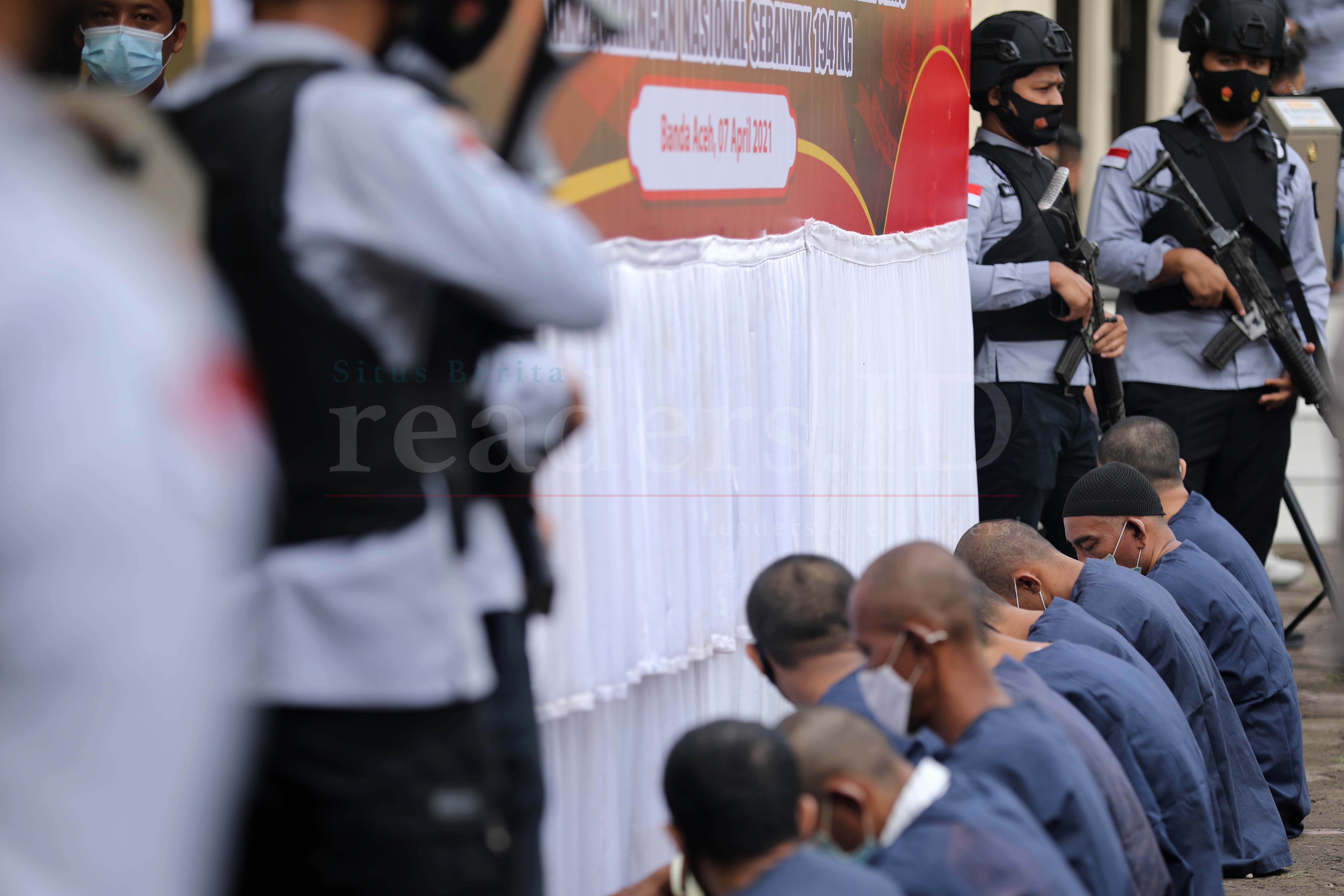 Memburu Celah di Balik Tangsi