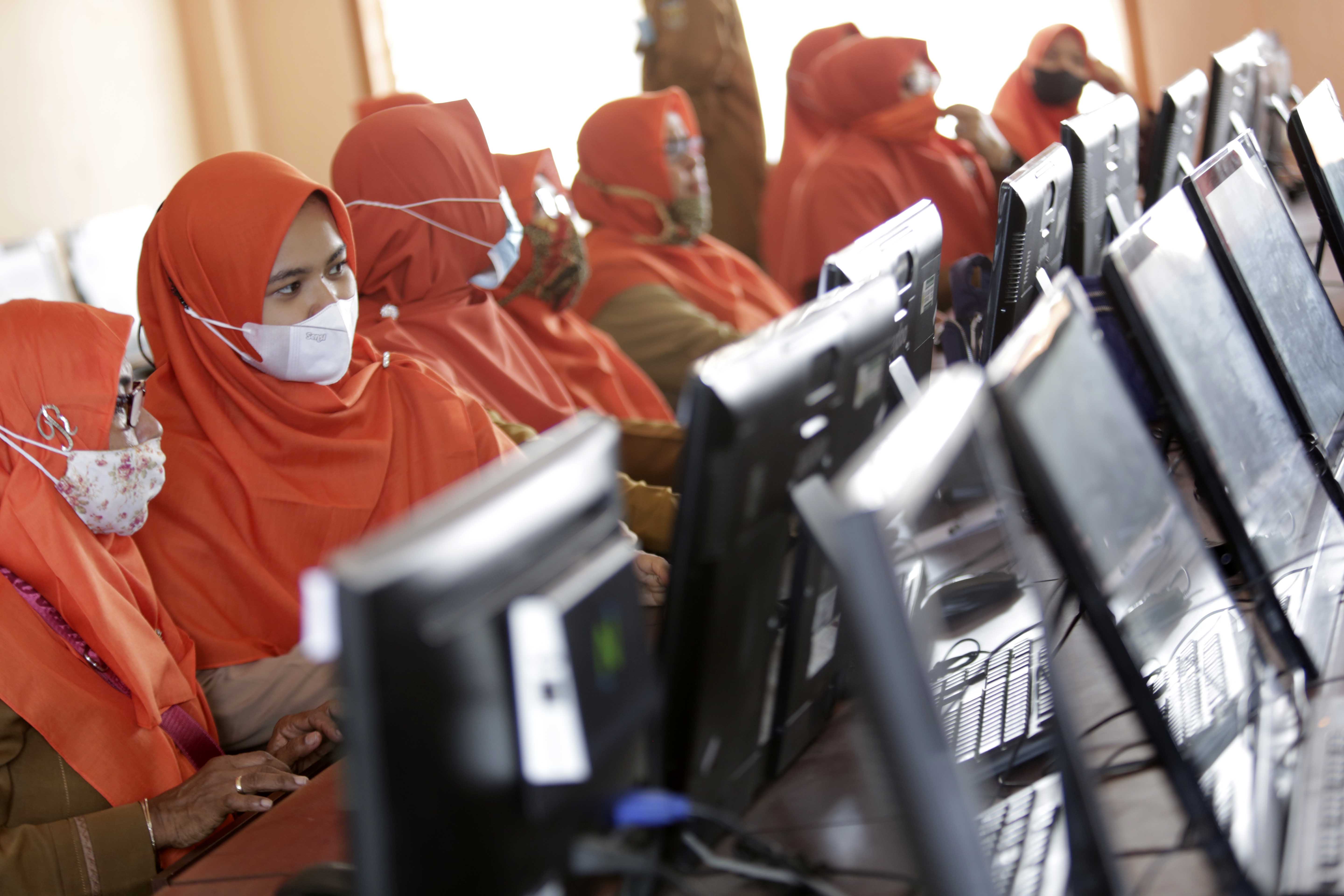 Foto Feature: Pelatihan Guru Mengajar Online