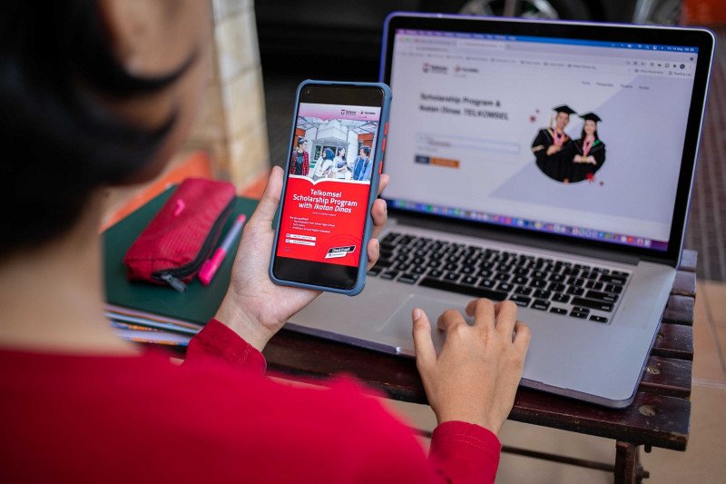 Telkomsel Buka Beasiswa S1 untuk Lulusan SMA