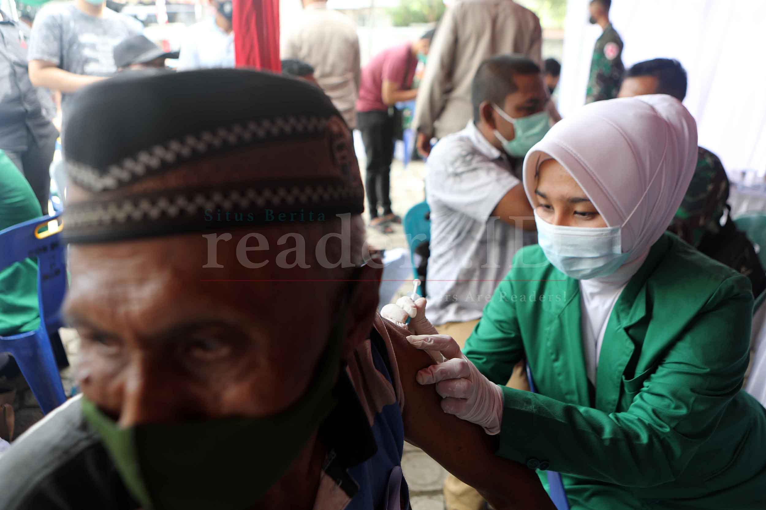 500 Warga di Banda Aceh Ikuti Vaksinasi di Sekretariat HMI