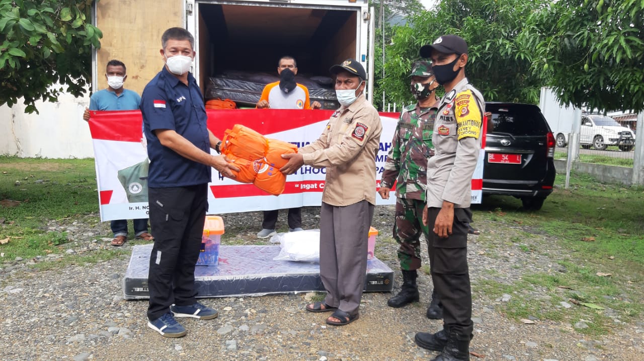 BPBA Serahkan Bantuan untuk Korban Angin Puting Beliung di Aceh Besar